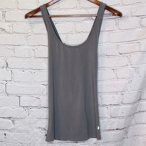Under Armour Gray Athletic Workout Tank Top Size Medium Excellent Condition